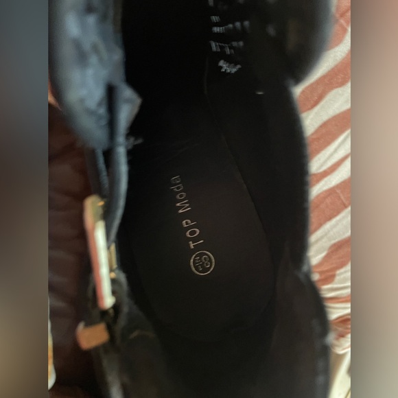 ❗️Free shipping❗️ Black Heel Booties - Picture 5 of 6